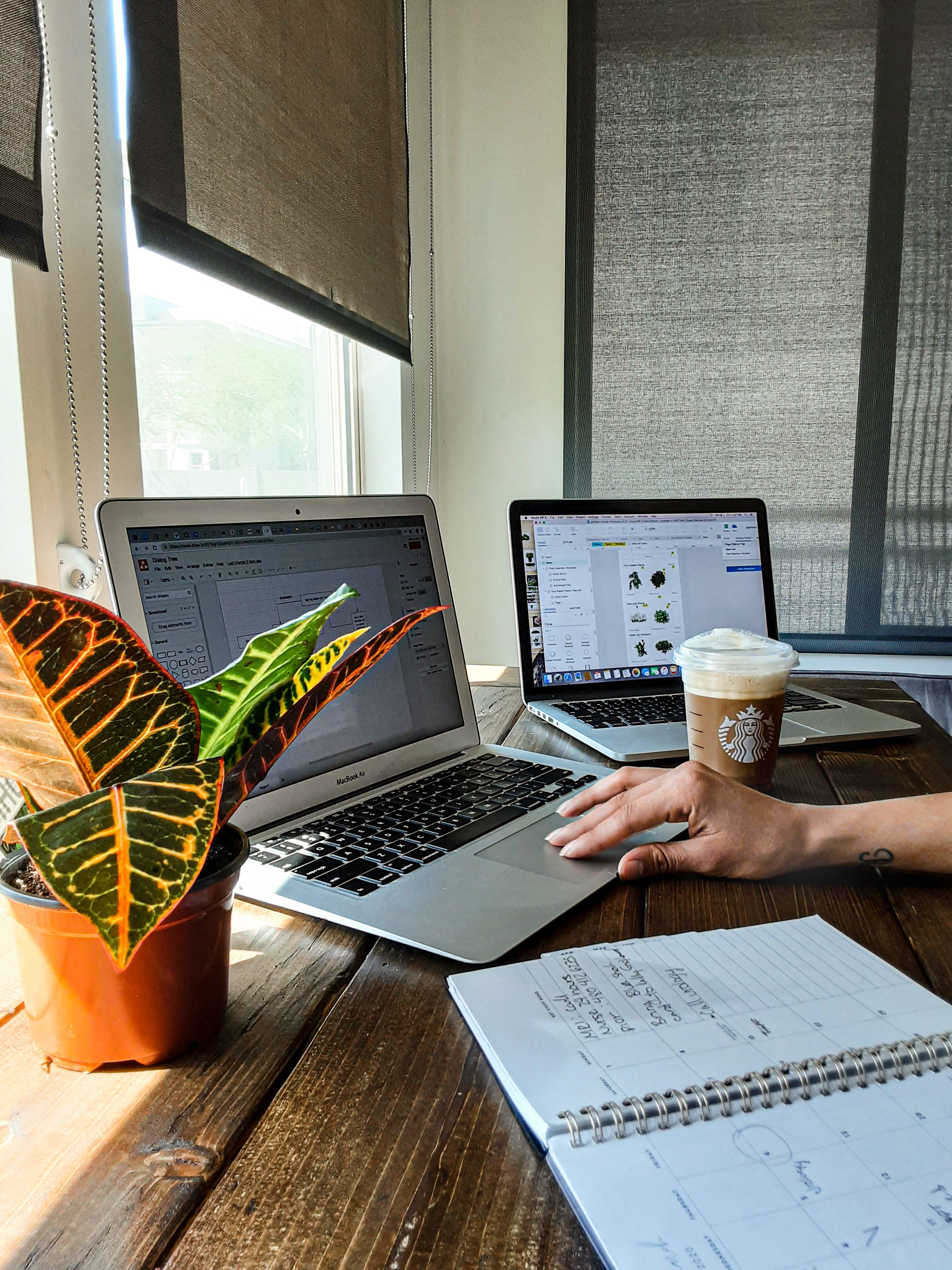 Illustration of multiple Pinterest pins competing for the same keyword