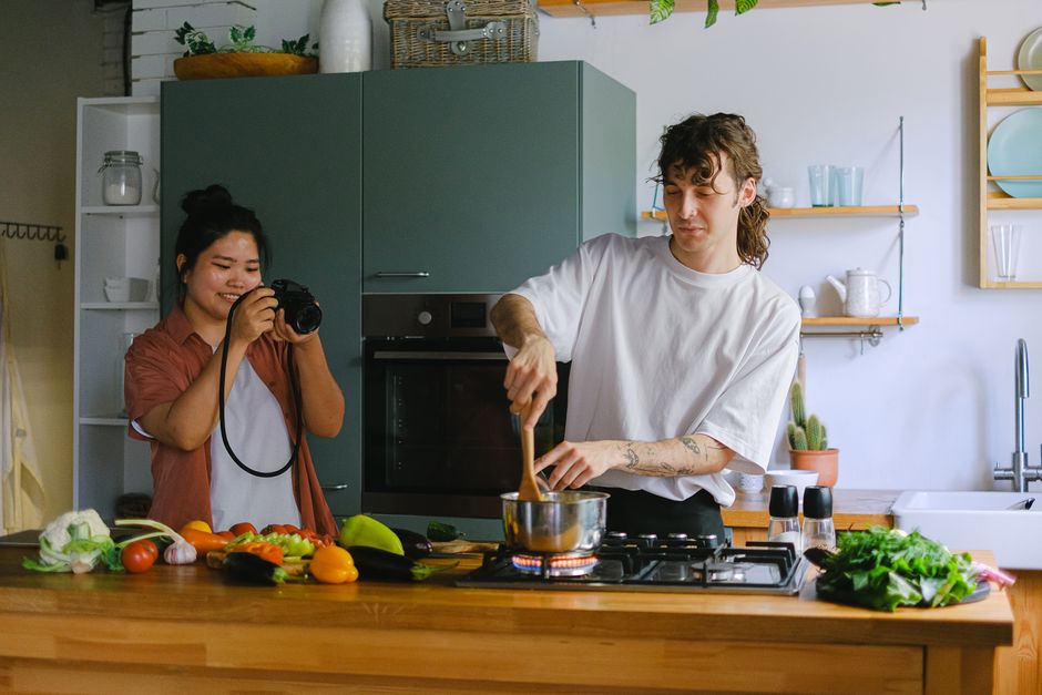 One recipe shoot, six different pins: a shot list that gives food bloggers genuinely fresh Pinterest images
